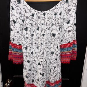 Mudd White Floral Print Women's Romper Shorts Size M Pompom 3/4 Sleeve Boho